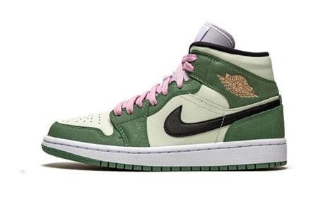 nike air jordan groen wit|nike jordan 1 dames.